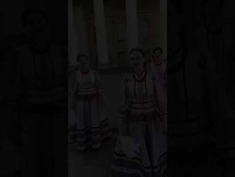 Вот как наши девчата пляшут! Ну хороши ведь!