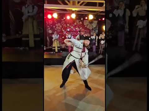 Самое опасное на свадьбе-шашки! Можно ли так? #танец Самое опасное на свадьбе-шашки! Можно ли так? #танец